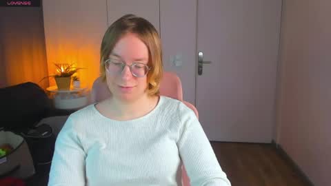 Snapshot of amanda_butlerr chatting on 04-04-26, 01:41 Hi im Amanda online show from 04-04-26, 01:41