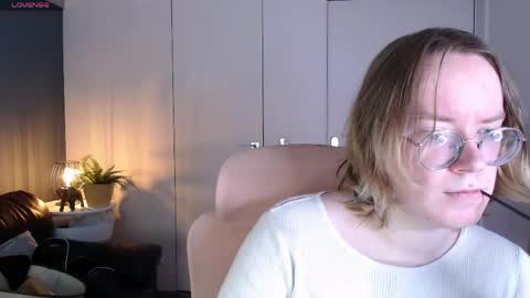 Snapshot of amanda_butlerr chatting on 05-08-26, 10:53 Hi im Amanda online show from 05-08-26, 10:53