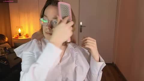 Snapshot of amanda_butlerr chatting on 05-23-26, 12:20 Hi im Amanda online show from 05-23-26, 12:20