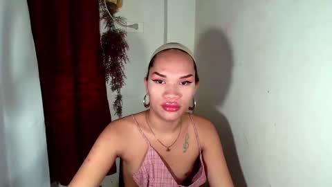 Amanda online show from 10-25-25, 05:04