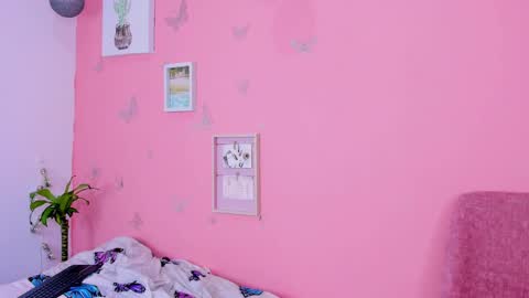 Thalia online show from 12-25-24, 01:53