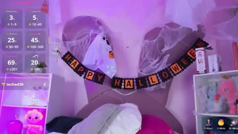 Snapshot of amanda_mooree chatting on 10-31-25, 06:03 Amanda online show from 10-31-25, 06:03