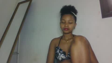 Snapshot of amandaaa25 chatting on 09-21-25, 07:10 amandaaa25 online show from 09-21-25, 07:10