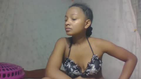 Snapshot of amandaaa25 chatting on 10-08-25, 06:00 amandaaa25 online show from 10-08-25, 06:00