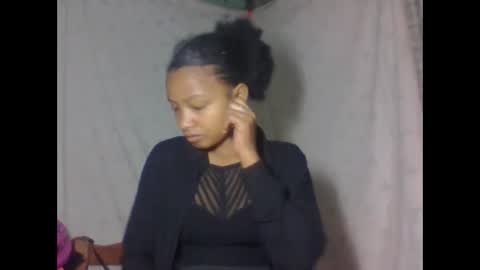 Snapshot of amandaaa25 chatting on 10-09-25, 02:31 amandaaa25 online show from 10-09-25, 02:31