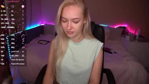 Amanda online show from 10-05-25, 05:17