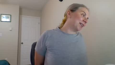 Amanda online show from 10-27-25, 05:22