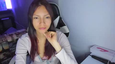 Snapshot of amara_22_ chatting on 07-03-26, 03:57 Liz online show from 07-03-26, 03:57