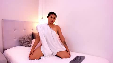 Amara Corin online show from 02-04-26, 01:17