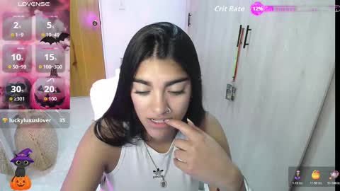 amara_silk online show from 10-31-25, 02:23
