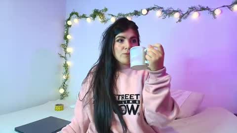 Snapshot of amara_vega chatting on 04-19-26, 02:44 Amara Vega online show from 04-19-26, 02:44