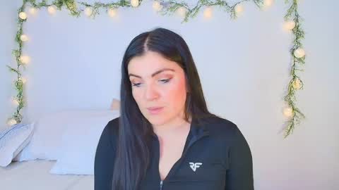 Snapshot of amara_vega chatting on 05-01-26, 06:01 Amara Vega online show from 05-01-26, 06:01