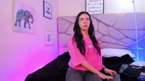 Snapshot of amara_velle chatting on 04-06-26, 01:01 amara velle online show from 04-06-26, 01:01