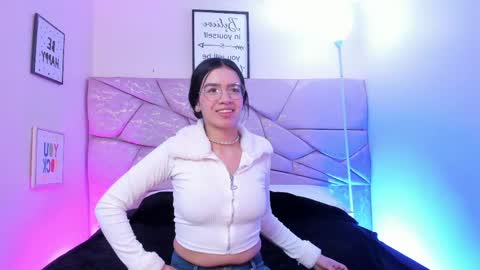 Snapshot of amara_velle chatting on 04-11-26, 01:04 amara velle online show from 04-11-26, 01:04