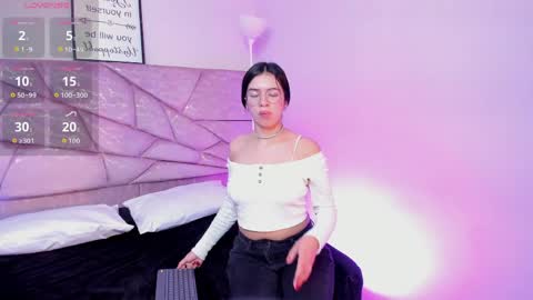 Snapshot of amara_velle chatting on 05-08-26, 01:05 amara velle online show from 05-08-26, 01:05