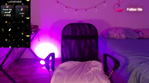 Snapshot of amarantha_naughty chatting on 01-26-25, 10:35 Amarantha online show from 01-26-25, 10:35