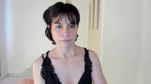 Snapshot of amaranthaajames chatting on 11-21-25, 08:40 Amarantha online show from 11-21-25, 08:40