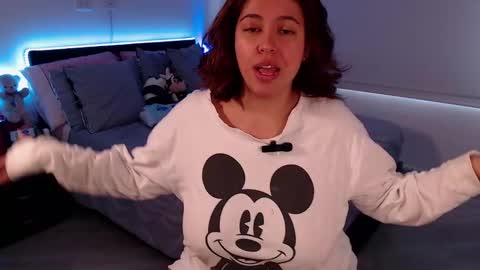 Snapshot of amarat_jolie chatting on 01-23-25, 04:15 Mila online show from 01-23-25, 04:15