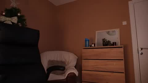 amateur_fitbabex online show from 12-18-25, 07:14