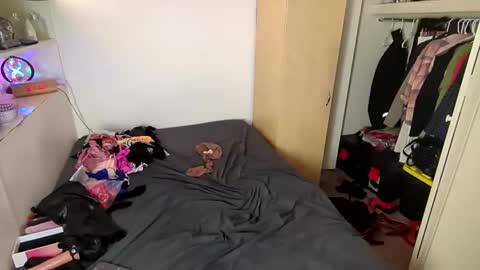 Kissra online show from 03-12-25, 02:41