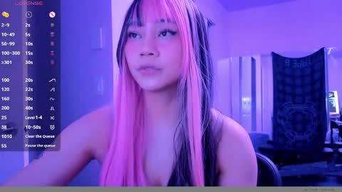 Snapshot of amateuroras chatting on 05-21-26, 04:19 leash online show from 05-21-26, 04:19