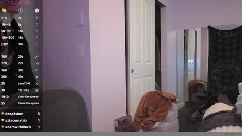 Snapshot of amateuroras chatting on 05-24-26, 02:27 leash online show from 05-24-26, 02:27