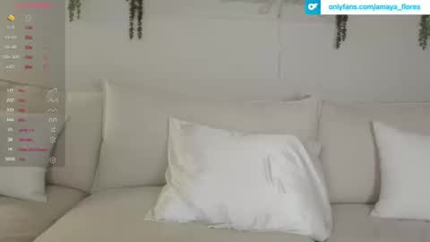 amaya_floress online show from 10-18-25, 09:37