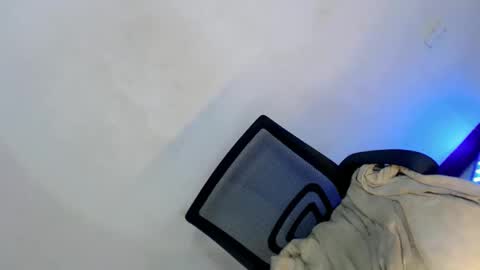 Annika 25yrs old online show from 03-11-25, 01:37