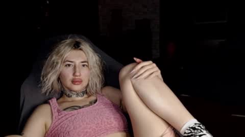 Snapshot of amayamalina chatting on 01-12-25, 02:09 Malina online show from 01-12-25, 02:09