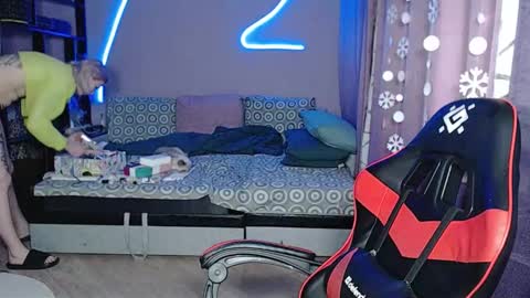 Malina online show from 12-21-25, 09:44