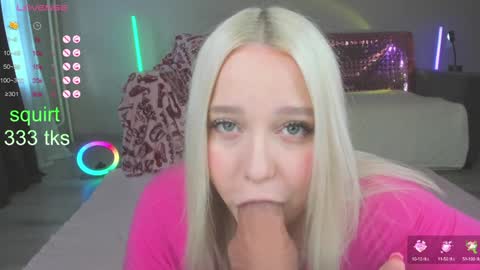 Snapshot of amazongirls chatting on 01-08-25, 08:27 Im Mandy and I love to play in public and do crazy in PVT online show from 01-08-25, 08:27