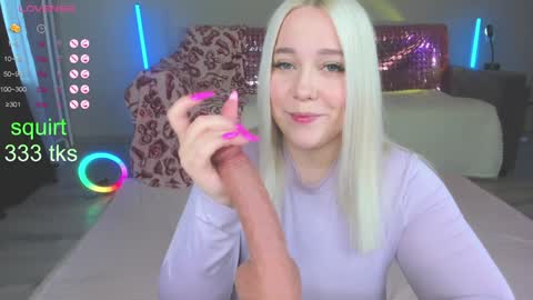 Snapshot of amazongirls chatting on 01-17-25, 08:02 Im Mandy and I love to play in public and do crazy in PVT online show from 01-17-25, 08:02
