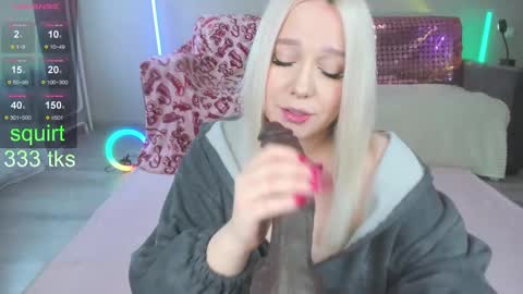 Snapshot of amazongirls chatting on 02-09-25, 07:27 Im Mandy and I love to play in public and do crazy in PVT online show from 02-09-25, 07:27