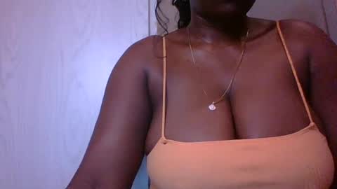 Snapshot of ambar_jasiri chatting on 12-14-24, 10:39 Mia online show from 12-14-24, 10:39