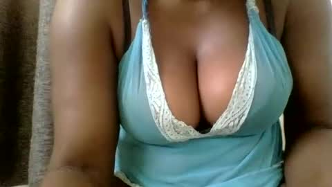 Snapshot of ambar_jasiri chatting on 02-09-25, 01:35 Mia online show from 02-09-25, 01:35