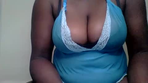 Snapshot of ambar_jasiri chatting on 02-15-25, 09:37 Mia online show from 02-15-25, 09:37