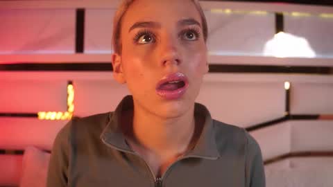 Julieta  online show from 12-16-25, 11:37