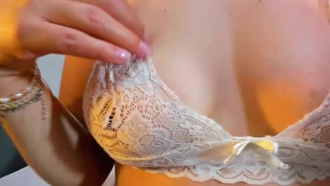 Snapshot of ambar_sex10 chatting on 01-09-25, 03:55 Ambar online show from 01-09-25, 03:55