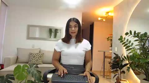 Snapshot of ambarhill chatting on 01-26-25, 10:57 Ambar online show from 01-26-25, 10:57