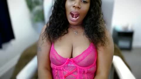 Amoya online show from 10-30-25, 04:41