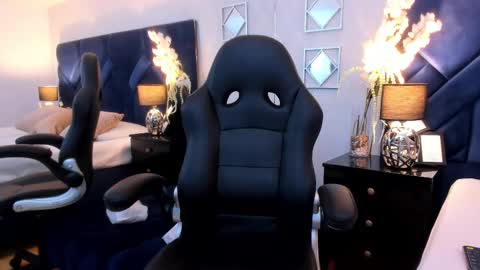 AmbarSantany  online show from 10-07-25, 11:02