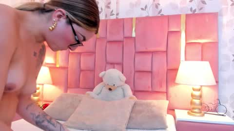 AmbarSantany  online show from 02-11-26, 09:20