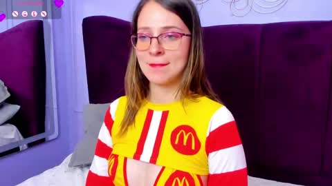 Snapshot of ambeerrwood_ chatting on 03-09-25, 06:00 . Amber Wood . online show from 03-09-25, 06:00