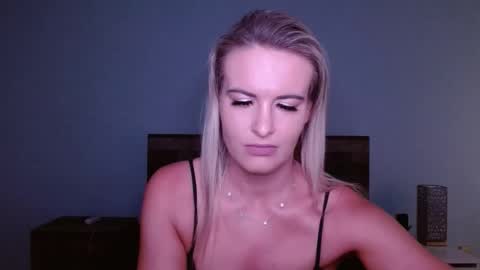 Snapshot of amber__xoxo chatting on 04-20-26, 02:31 Amber online show from 04-20-26, 02:31