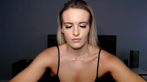 Amber online show from 05-28-26, 02:47