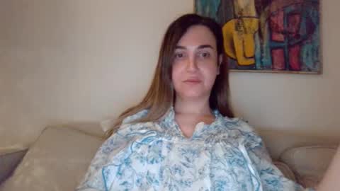 Snapshot of amber_bee chatting on 10-23-25, 08:18 Elena online show from 10-23-25, 08:18