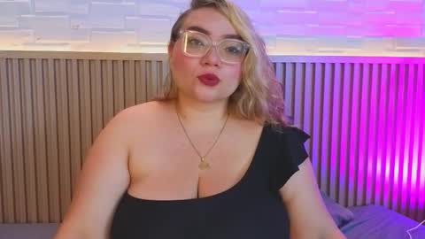 A M B E R   B U N N Y X online show from 02-10-26, 01:21