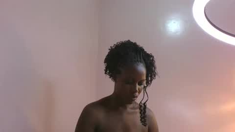 amber_cutie2 online show from 12-15-25, 09:41