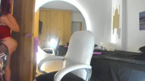 Amber Disney online show from 01-11-25, 03:13