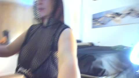 Amber Disney online show from 02-06-25, 10:32